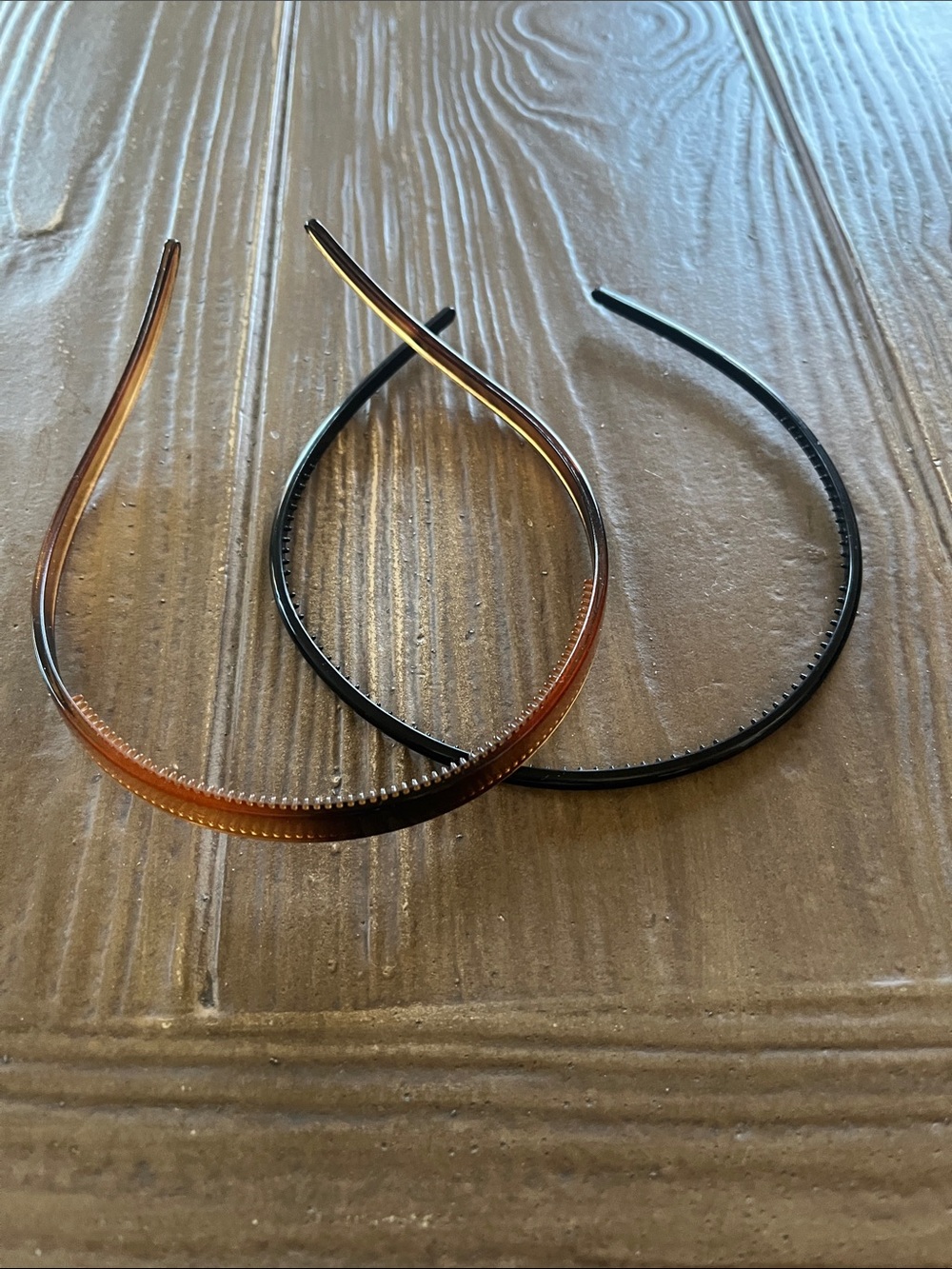 Simple Plastic Headbands Bundle in Black and Tortoiseshell